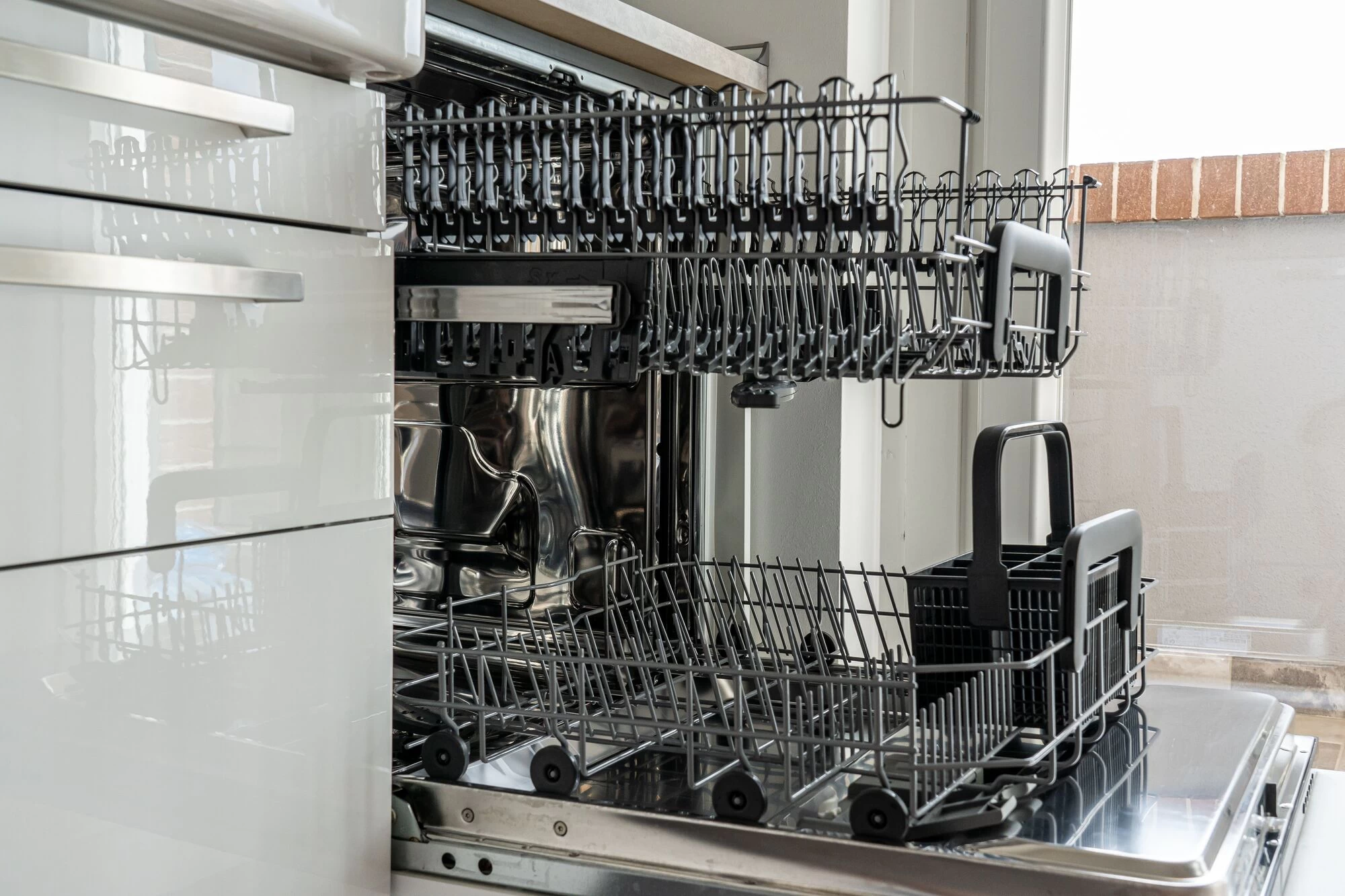 Is een vaatwasser op hoogte handig voor jouw keuken?