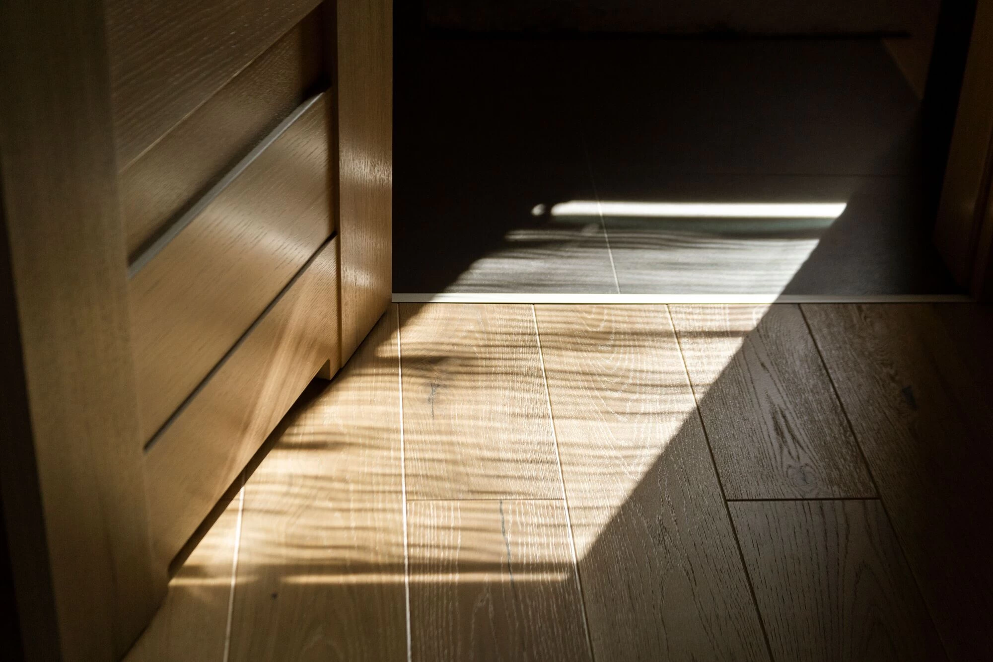 Drempels verwijderen in huis: wanneer is het verstandig?